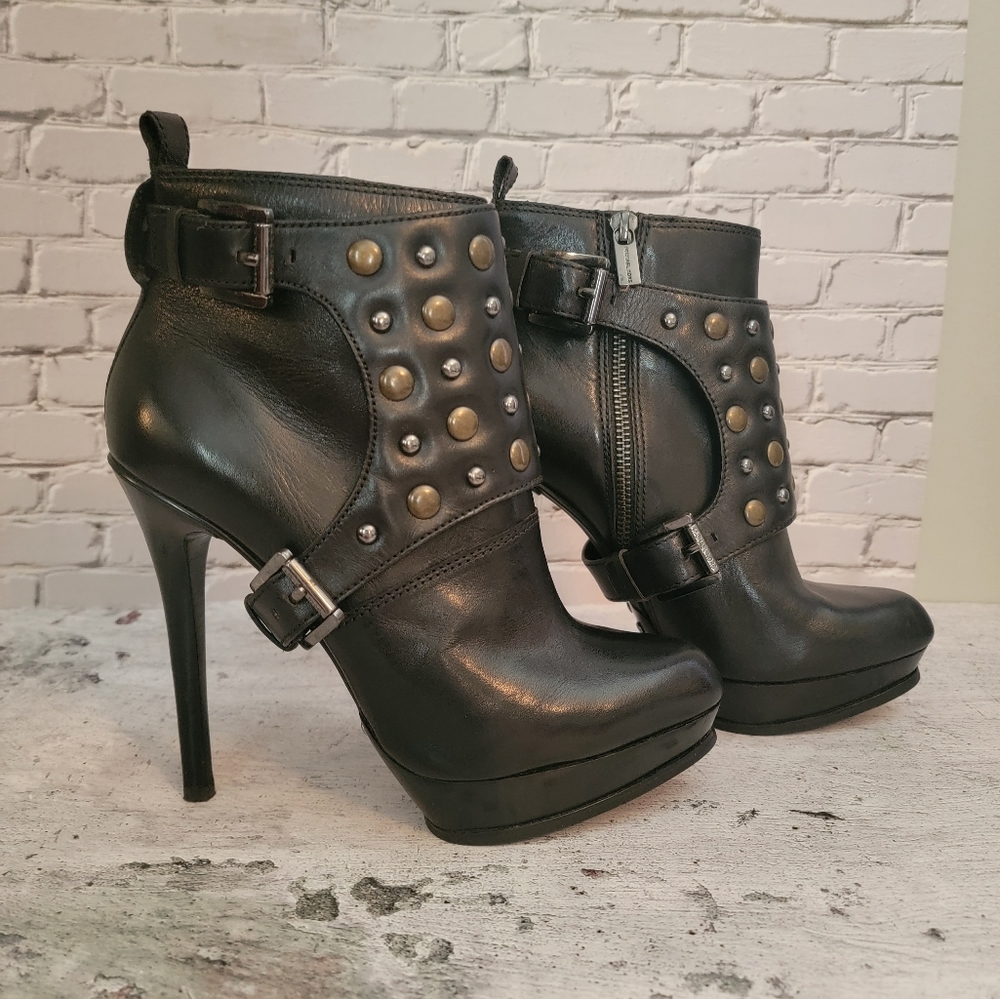 MICHAEL Michael Kors Black Studded Platform Leather Ankle Boots - Size 8